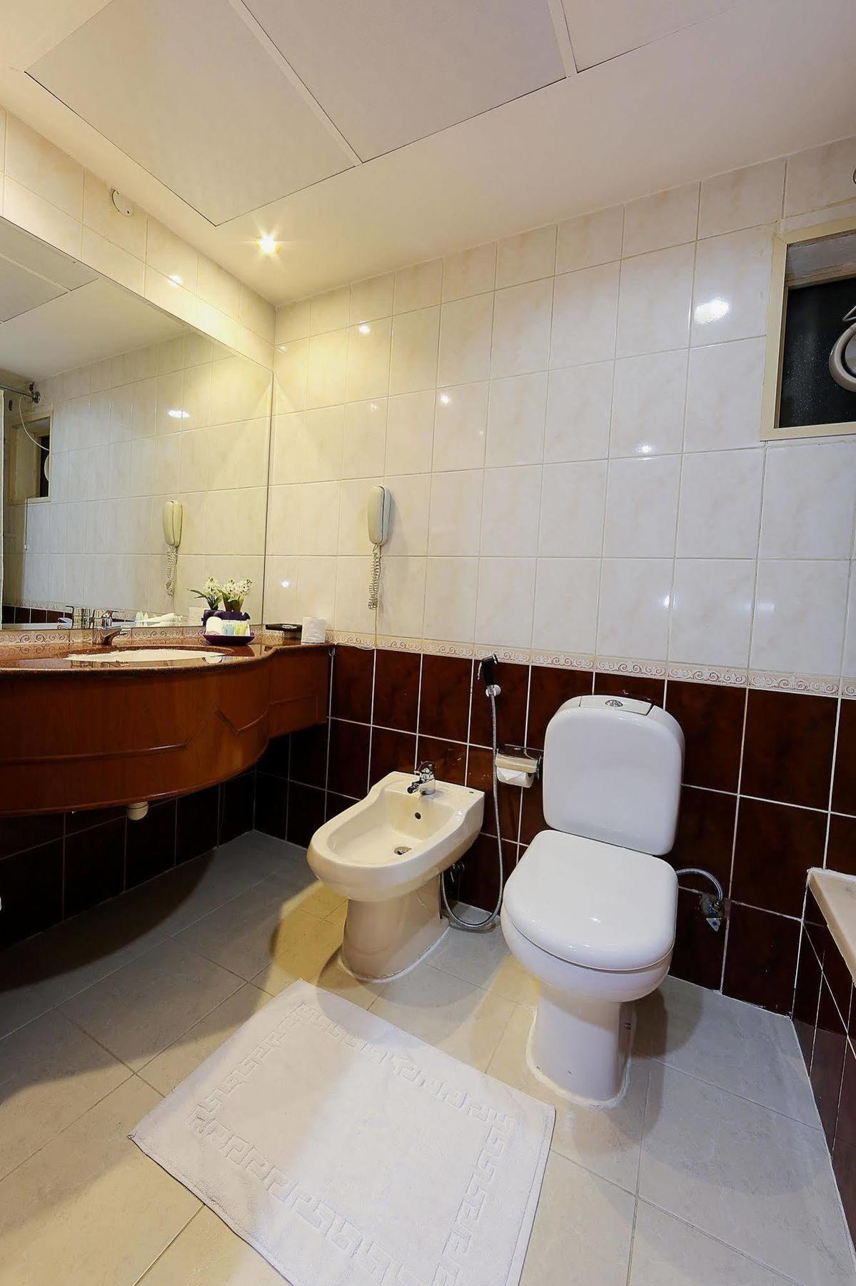 Jonrad Hotel Dubai Ngoại thất bức ảnh
