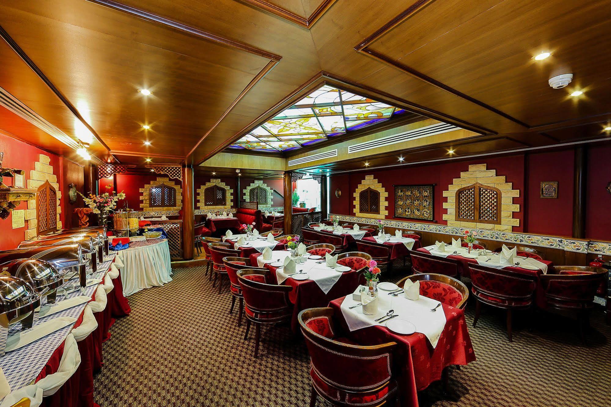 Jonrad Hotel Dubai Ngoại thất bức ảnh