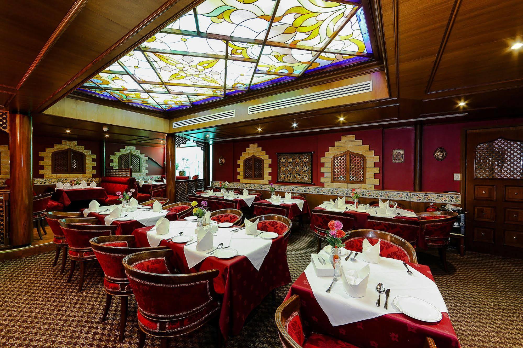 Jonrad Hotel Dubai Ngoại thất bức ảnh